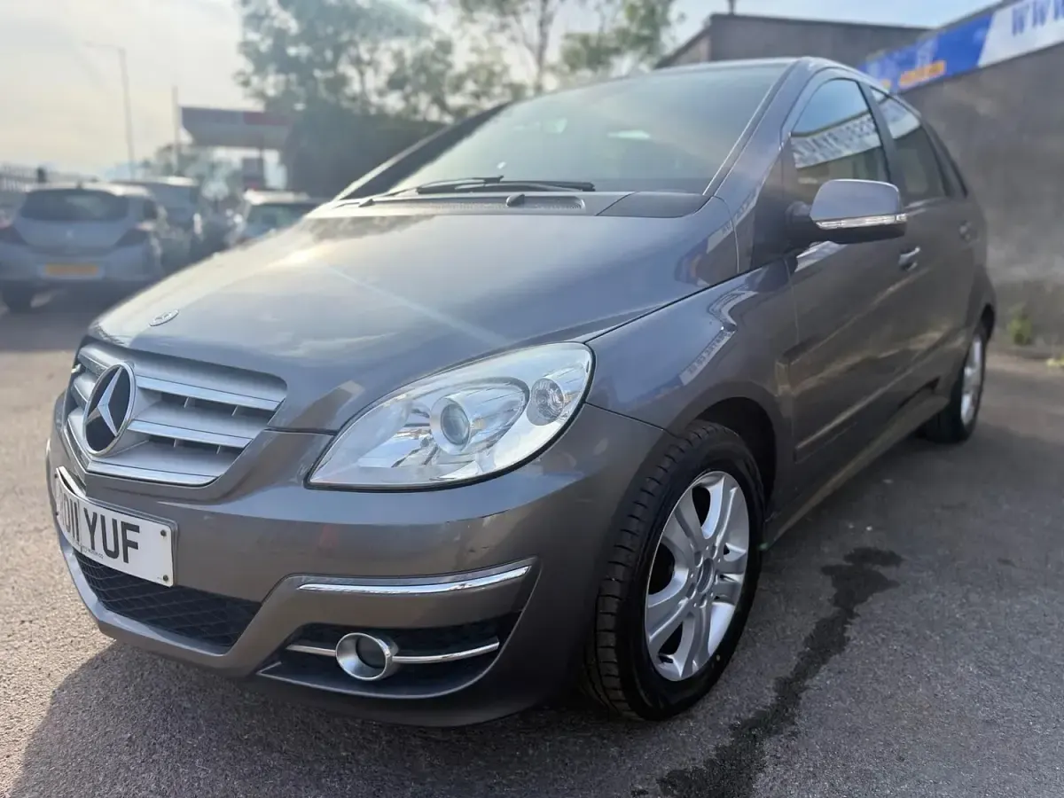 Used Mercedes B180 2011 Grey Hatchback