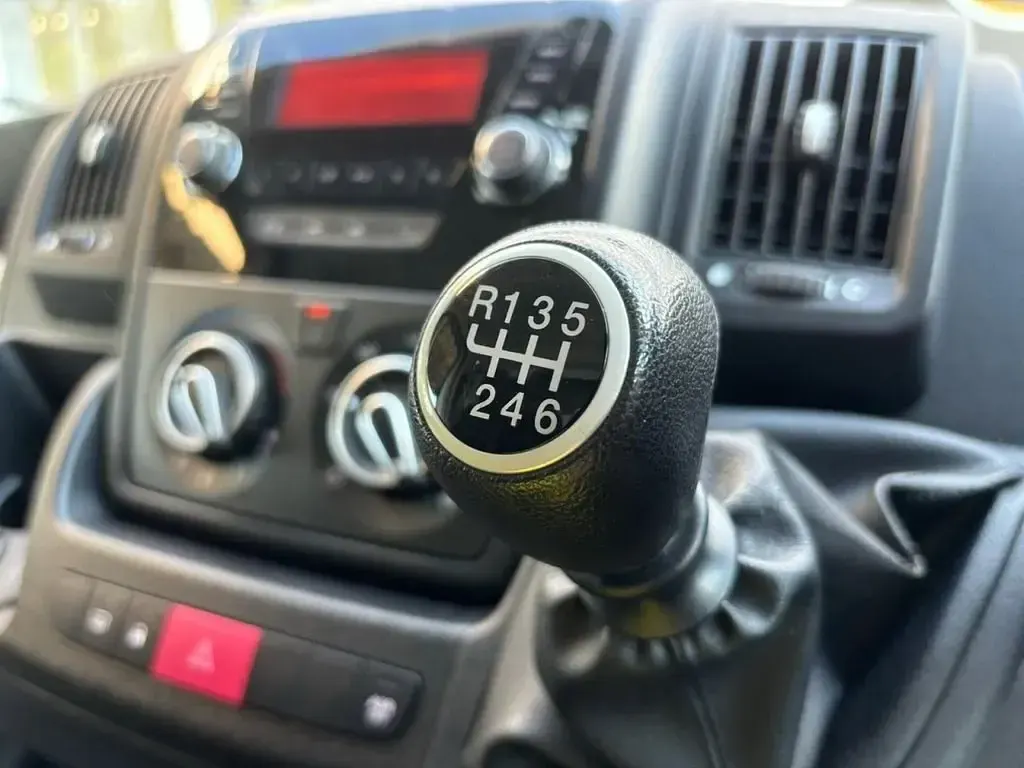 Second-hand Peugeot Boxer 165 CP (121 kW) 2020 Alb Van