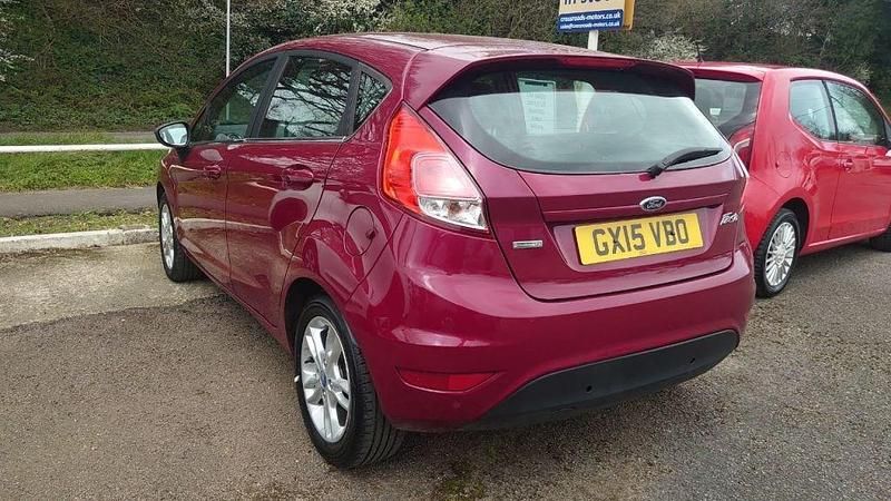 Used Ford Fiesta Zetec 2015 Red Hatchback