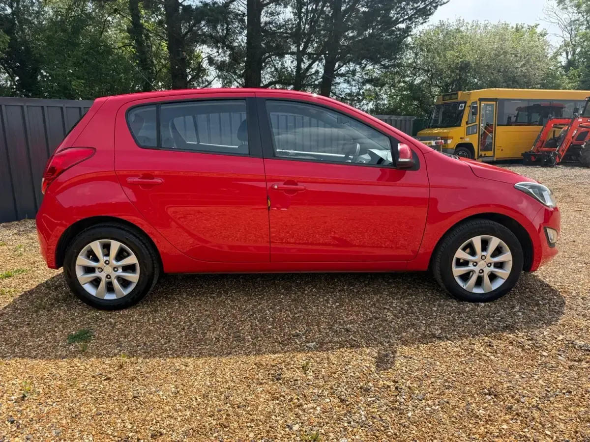 Begagnad Hyundai i20 Active 2014 Röd Halvkombi