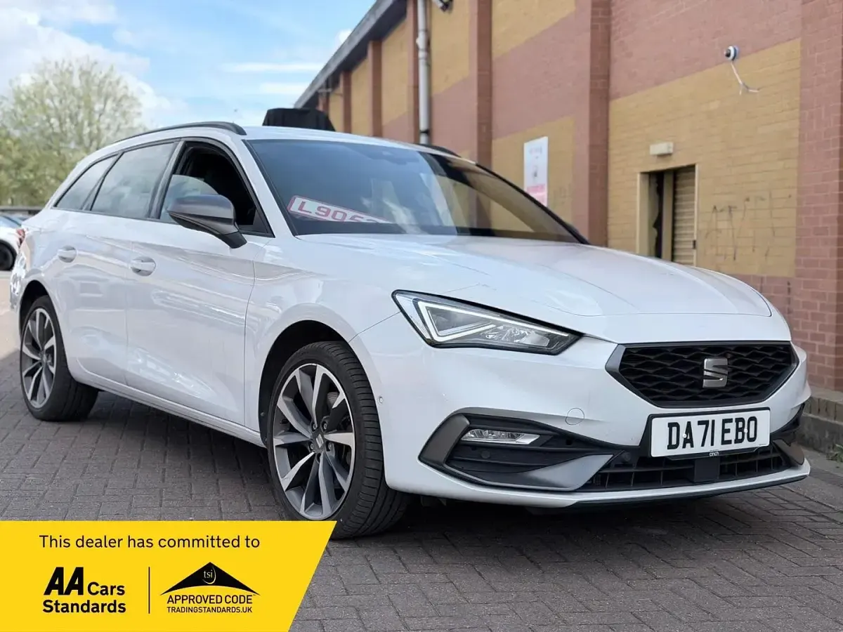 Used Seat Leon FR Sport 204 HP (150 kW) 2021 White Estate