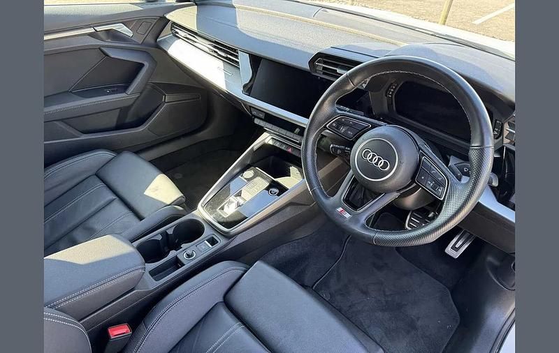 Used Audi A3 S-Line 147 HP (108 kW) 2023 White Sedan