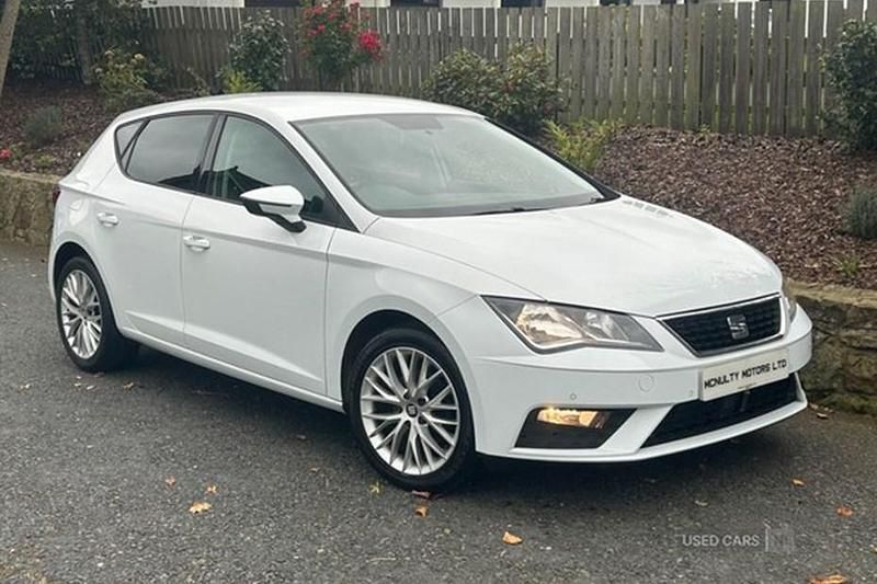 Used Seat Leon SE Dynamic 115 HP (84 kW) 2019 White Hatchback