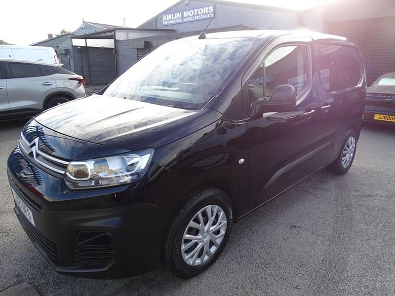 Black Used 2021 Citroën Berlingo MPV | £8,499 (Good price) - Image 1/4