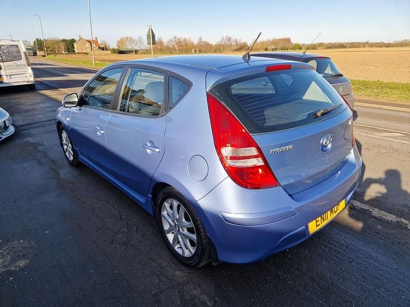 Used Hyundai i30 Comfort 115 HP (84 kW) 2011 Blue Hatchback