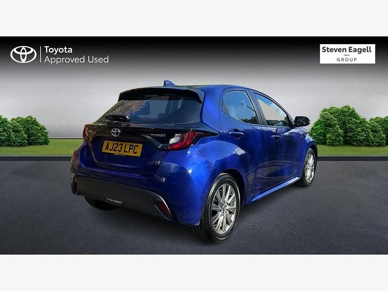 Used Toyota Yaris Hybrid 2023 Blue Hatchback