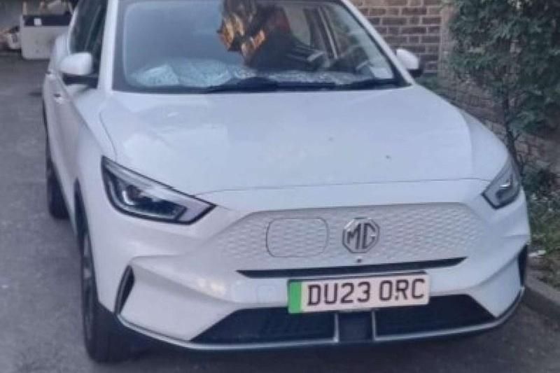 Used MG ZS SE 130 kW (177 HP) 2023 White SUV
