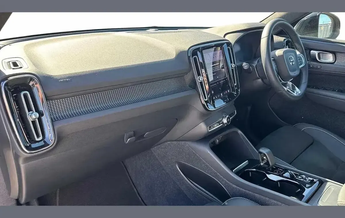 Used Volvo XC40 Ultimate 194 HP (142 kW) 2023 Grey SUV