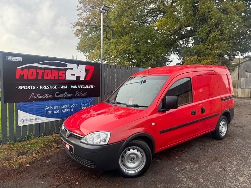 Used Vauxhall Combo 75 HP (55 kW) 2011 Red Van