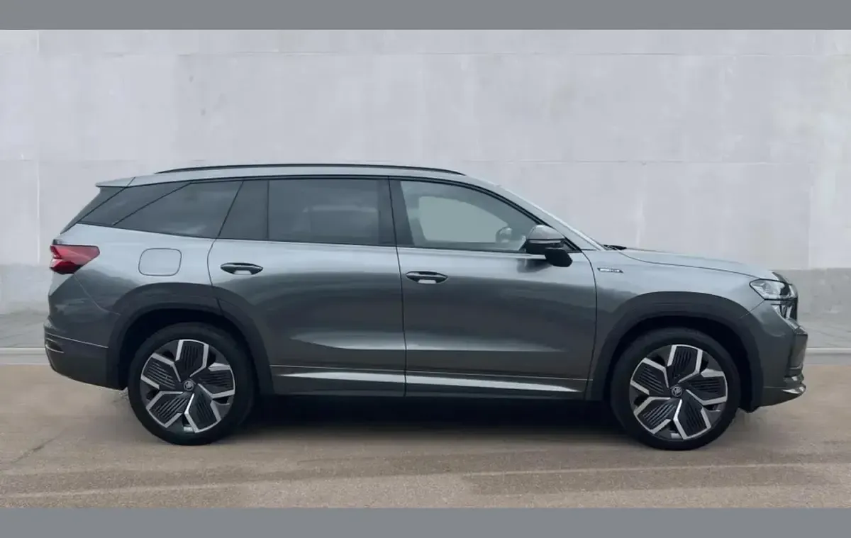 Used Skoda Kodiaq SportLine 200 HP (147 kW) 2025 Grey SUV