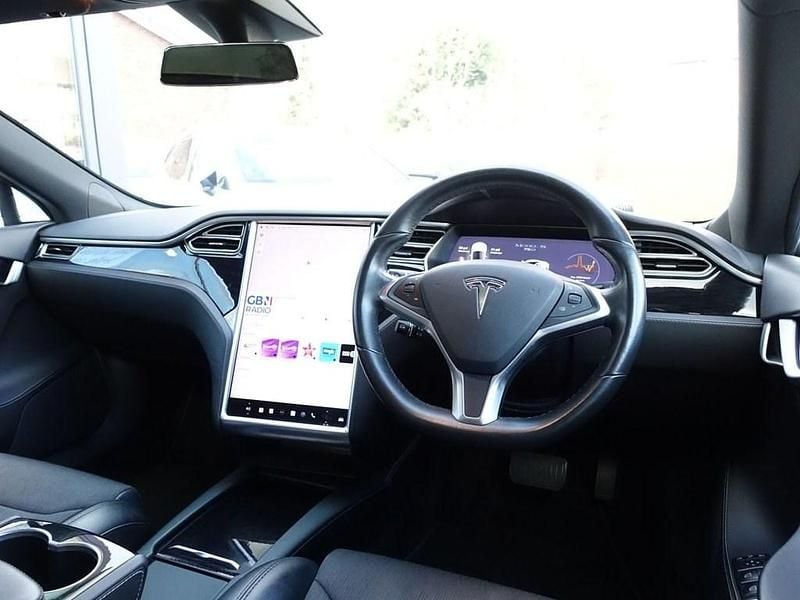 Used Tesla Model S 241 kW (328 HP) 2018 White Hatchback