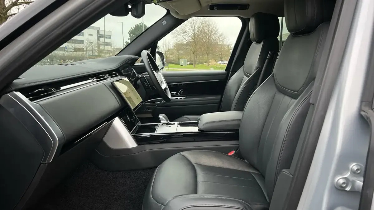Used Land Rover Range Rover HSE 460 HP (338 kW) 2024 Silver SUV