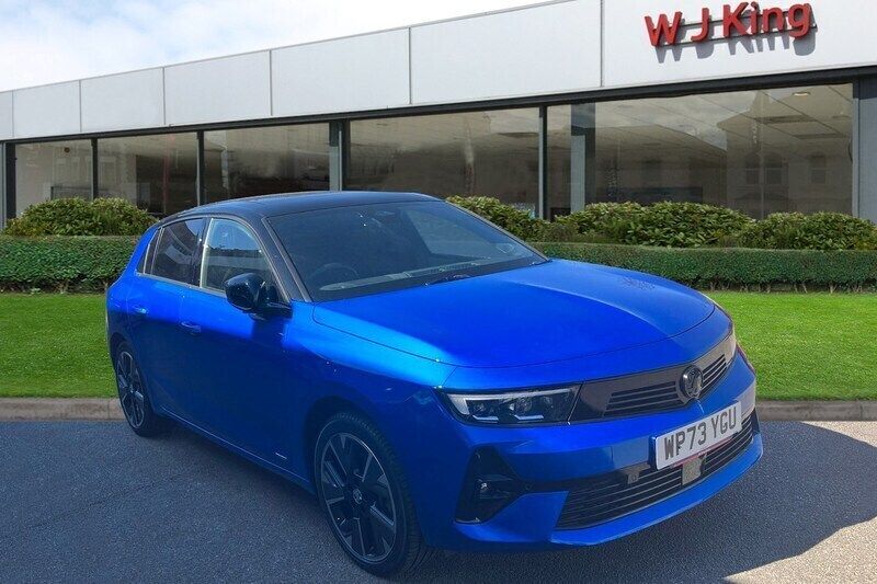 Blue Used 2024 Vauxhall Astra Ultimate Hatchback | £21,995 (Super price) - Image 1/3