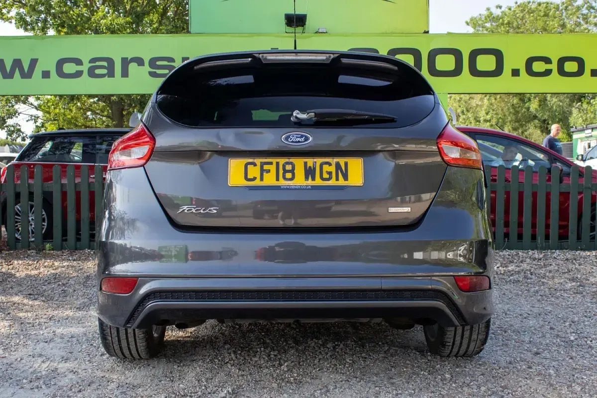 Used Ford Focus ST-Line 140 HP (102 kW) 2018 Grey Hatchback