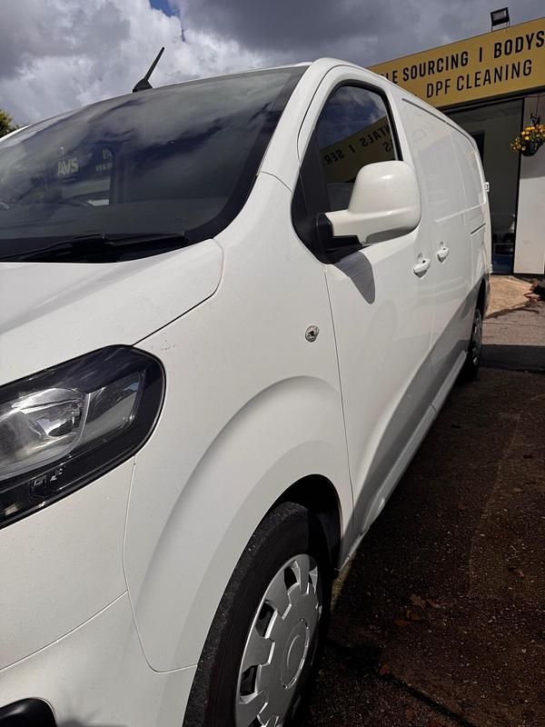 Used Vauxhall Vivaro Sportive 2021 White MPV
