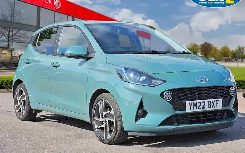 Used Hyundai i10 Premium 67 HP (49 kW) 2022 Hatchback