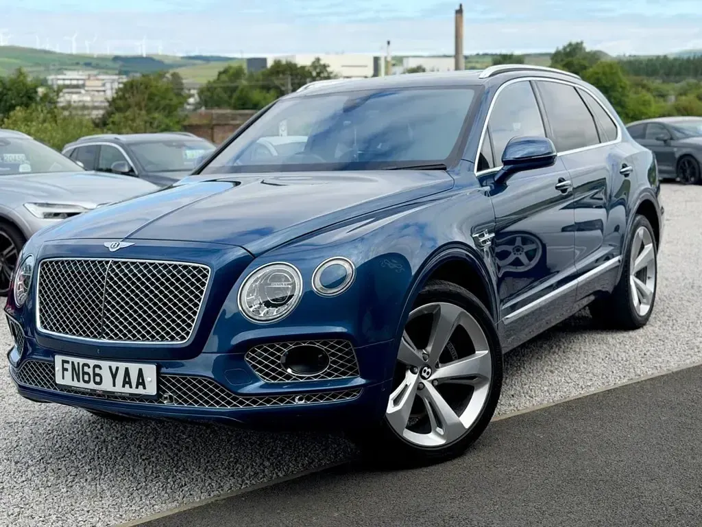 Used Bentley Bentayga 608 HP (447 kW) 2016 Blue SUV