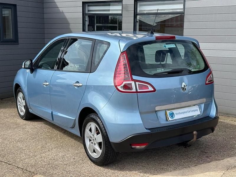 Begagnad Renault Scénic III Dynamique 110 HK (80 kW) 2011 Blå Minibuss