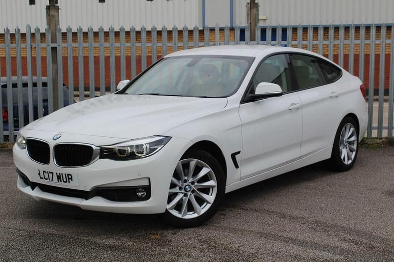 White Used 2017 BMW 318 Gran Turismo Comfort Edition Hatchback | £9,999 - Image 1/3