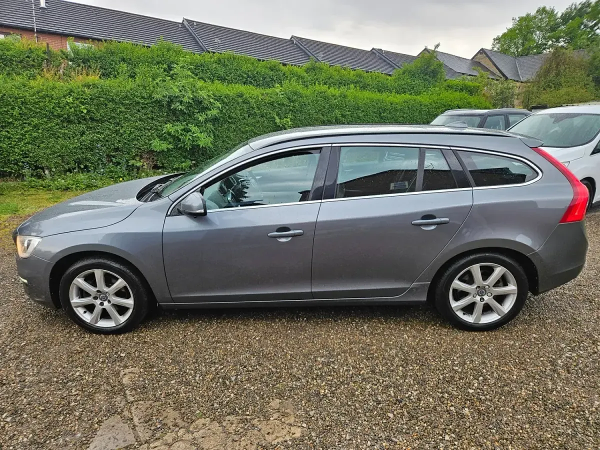 Usado Volvo V60 SE 120 CV (88 kW) 2015 Gris Familiar