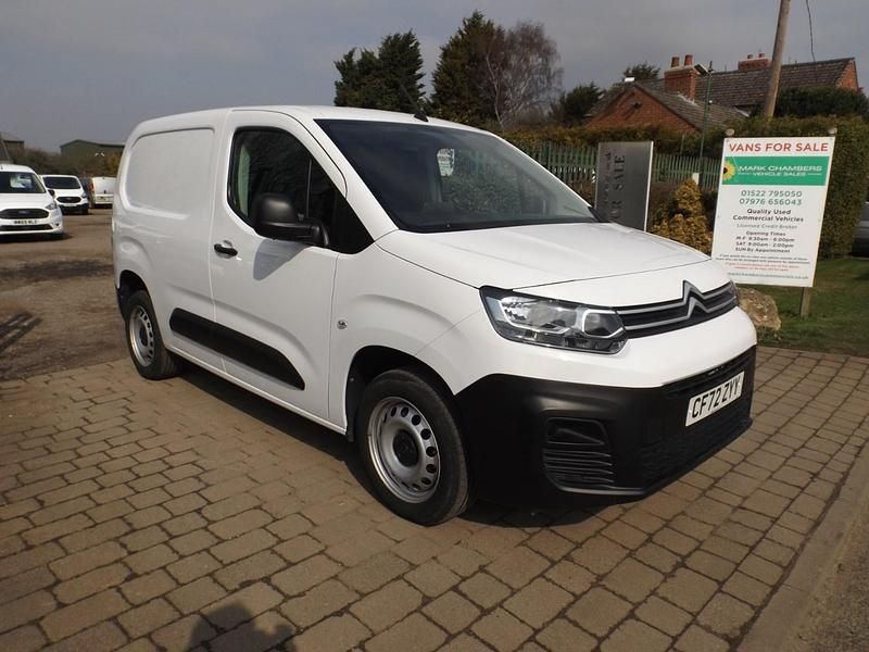 White Used 2023 Citroën Berlingo MPV | £9,495 (Good price) - Image 1/4