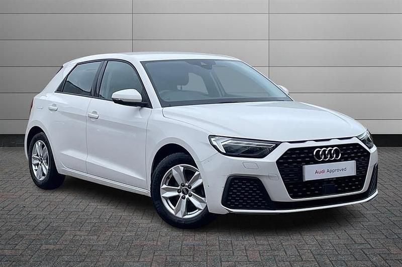 Used Audi A1 Design 95 HP (69 kW) 2022 Shell white SUV