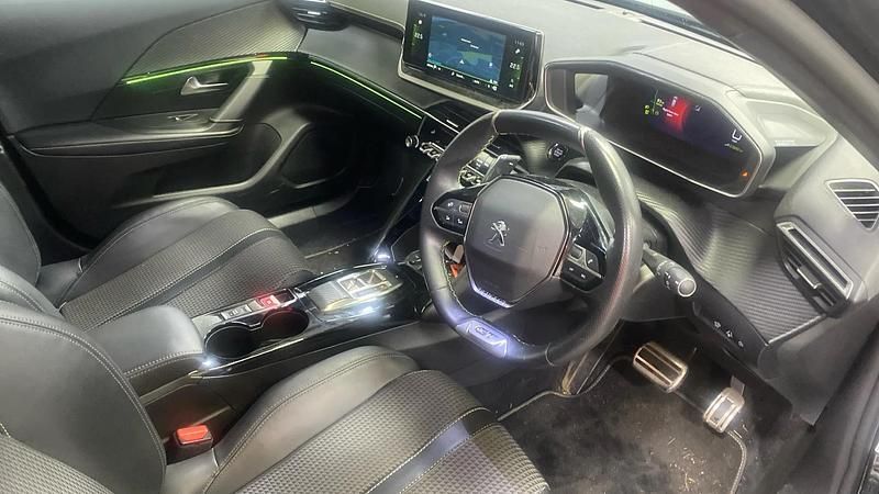 Used Peugeot 2008 GT 131 HP (96 kW) 2023 Black SUV