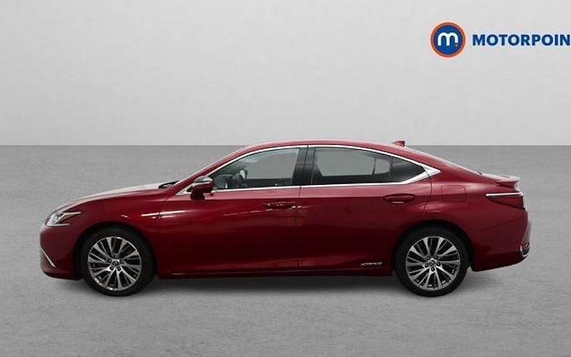 Used Lexus ES300H 218 HP (160 kW) 2021 Red Sedan