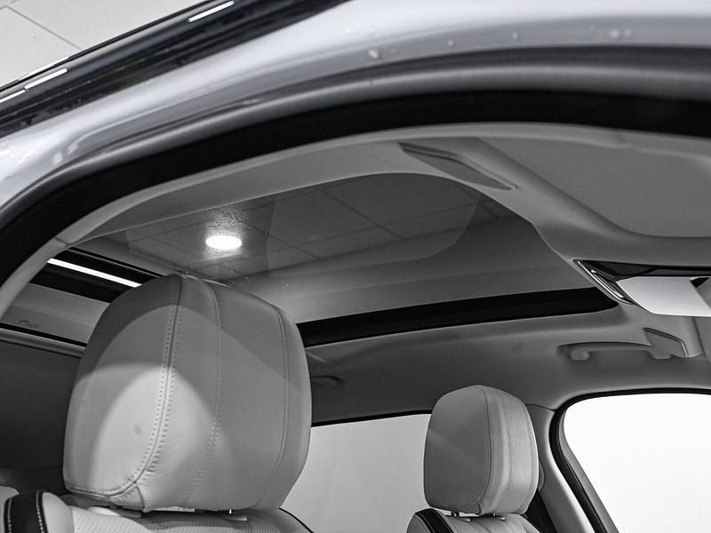 Used Land Rover Range Rover Velar 204 HP (150 kW) 2022 White SUV