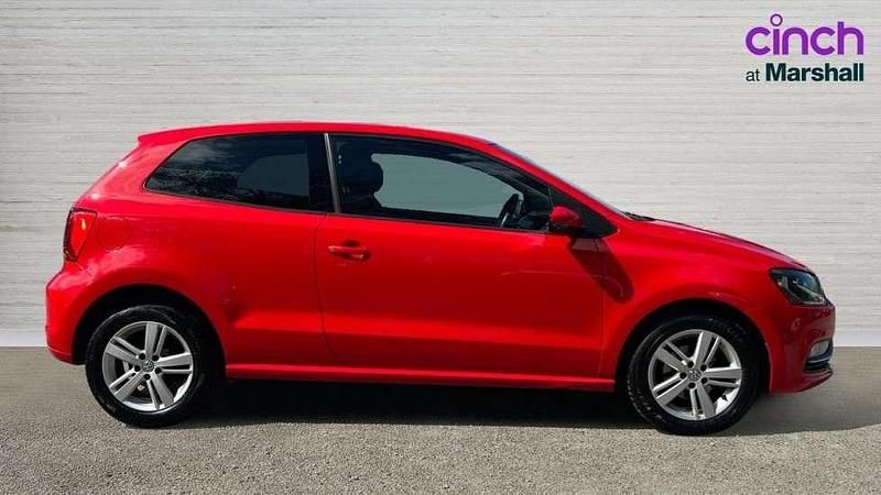 Used VW Polo Edition 60 HP (44 kW) 2017 Red Hatchback