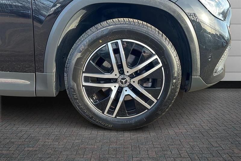 Used Mercedes GLA200 Executive 163 HP (119 kW) 2021 Cosmos black SUV