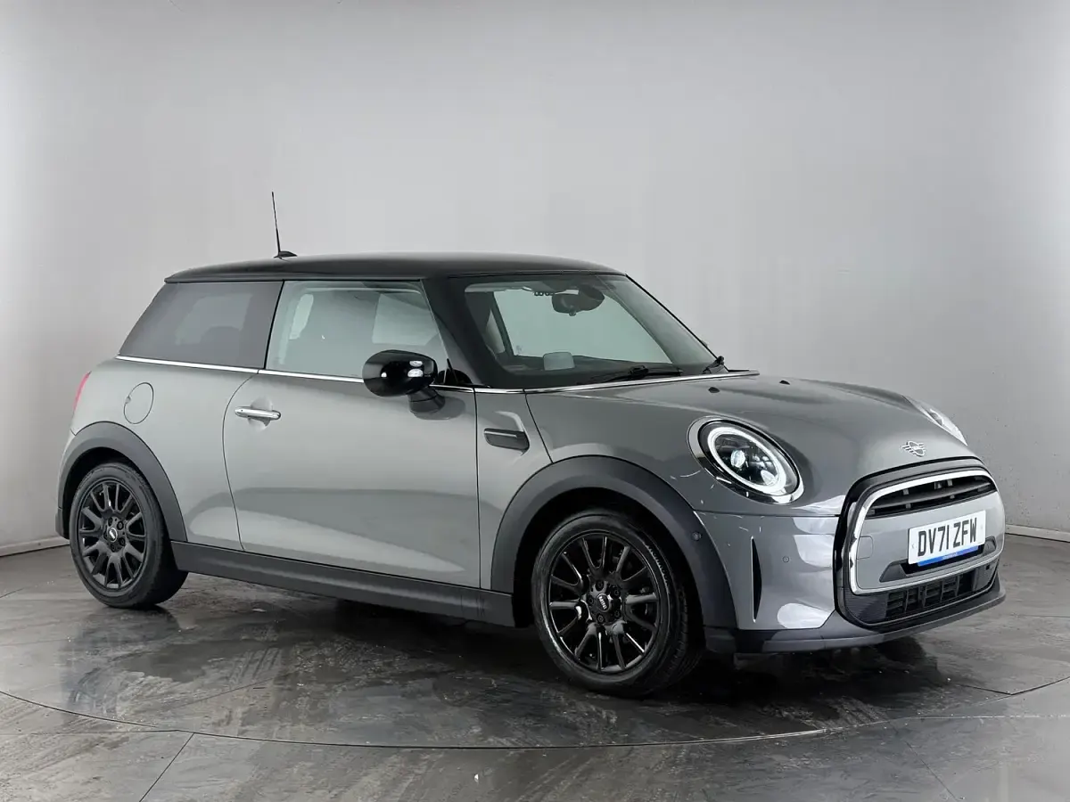 Used Mini Cooper Classic 136 HP (100 kW) 2021 Hatchback