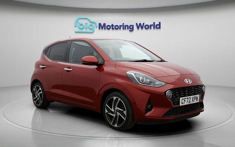 Used Hyundai i10 Premium 84 HP (61 kW) 2023 Red Hatchback