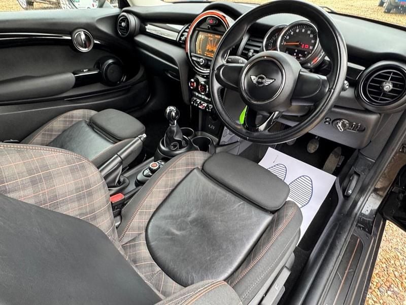 Usado Mini Cooper Hatch 2017 Preto Citadino
