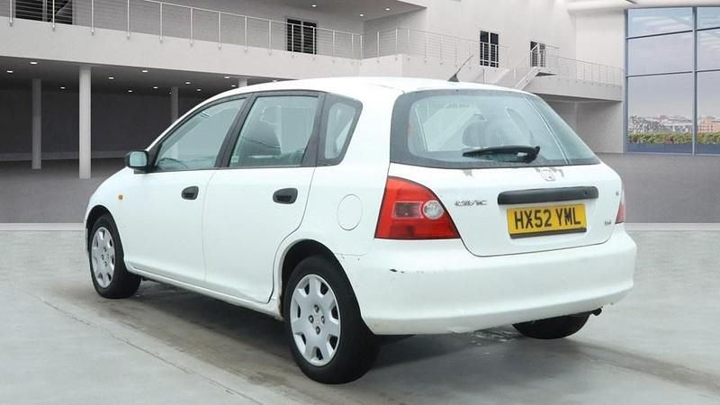 Used Honda Civic S 2002 White Hatchback