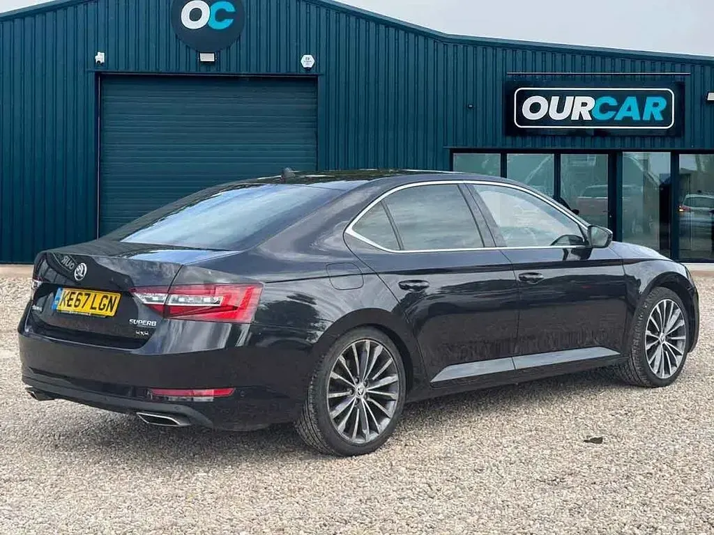 Used Skoda Superb LAURIN & KLEMENT 280 HP (205 kW) 2017 Black Hatchback