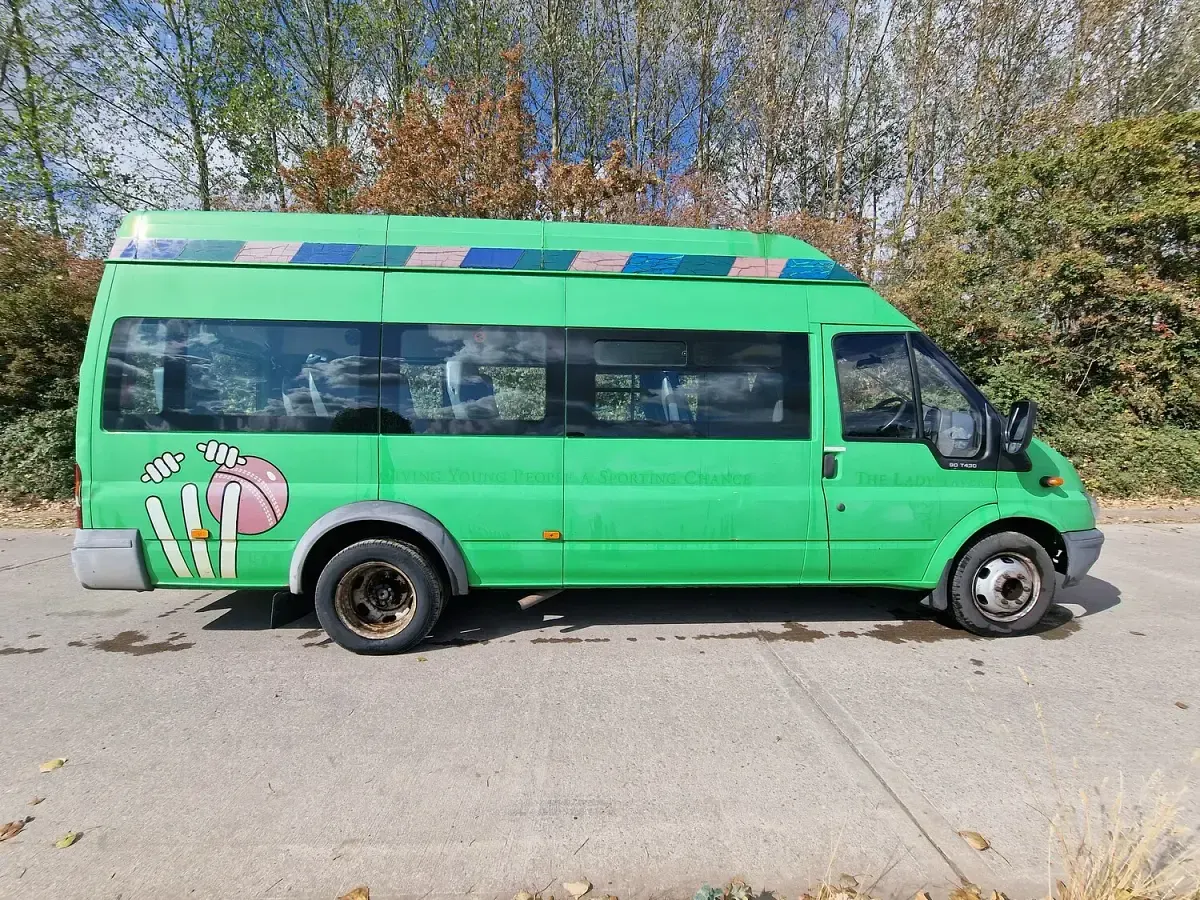 Used Ford Transit 118 HP (86 kW) 2003 Green Van
