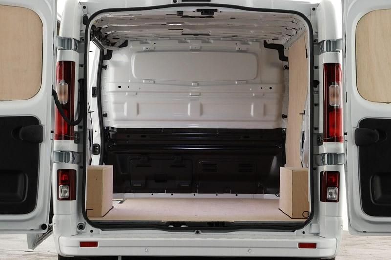 New Renault Trafic 2025 White