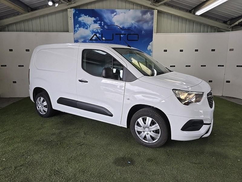 Second-hand Vauxhall Combo Sportive 100 CP (73 kW) 2020 Alb Van