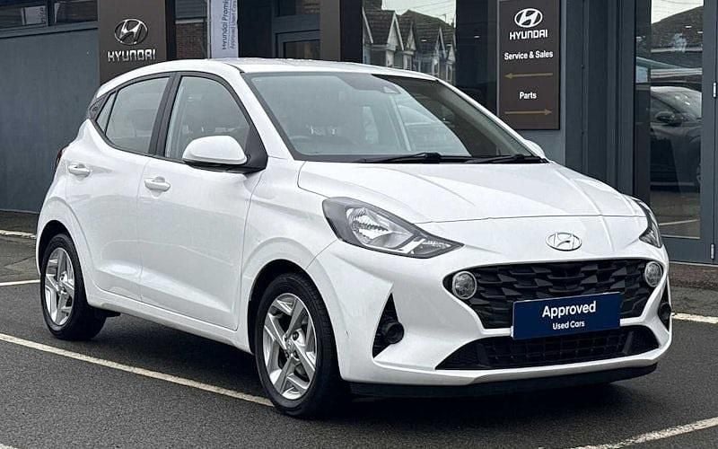 Used Hyundai i10 SE 67 HP (49 kW) 2022 White Hatchback