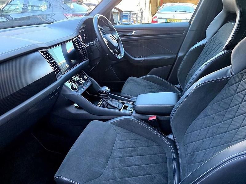 Used Skoda Kodiaq SportLine 147 HP (108 kW) 2024 Black magic pearl effect SUV