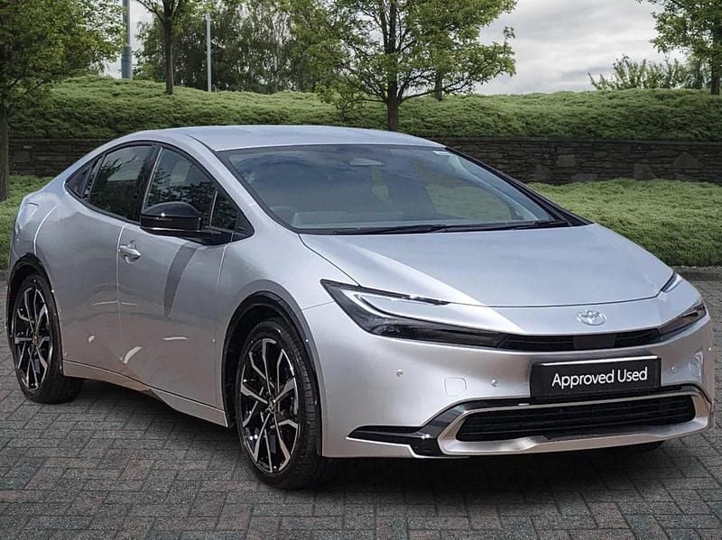 Silver metallic Used 2025 Toyota Prius Hatchback | £36,500 - Image 1/4