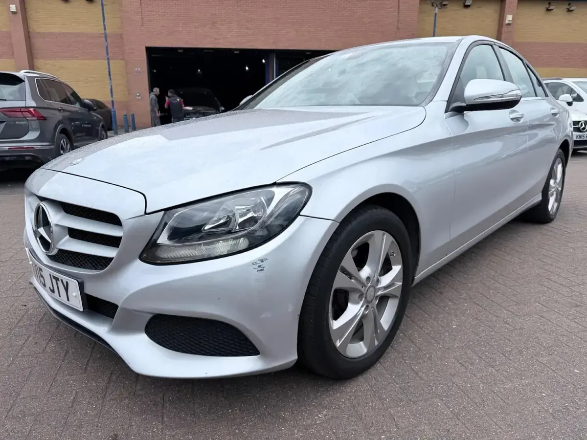 Used Mercedes C200 Executive 184 HP (135 kW) 2015 Silver Sedan