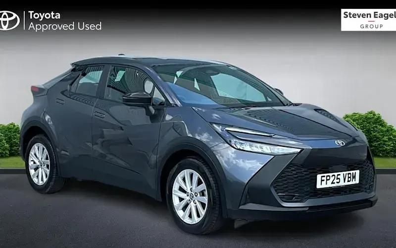 Used Toyota C-HR 140 HP (102 kW) 2026 SUV