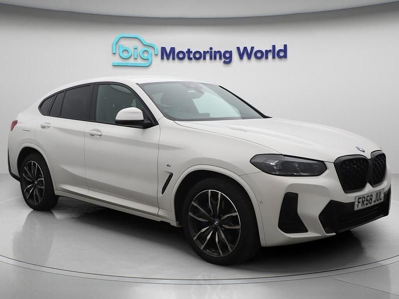 White Used 2022 BMW X4 M Sport SUV | £34,000 (Fair price) - Image 1/4
