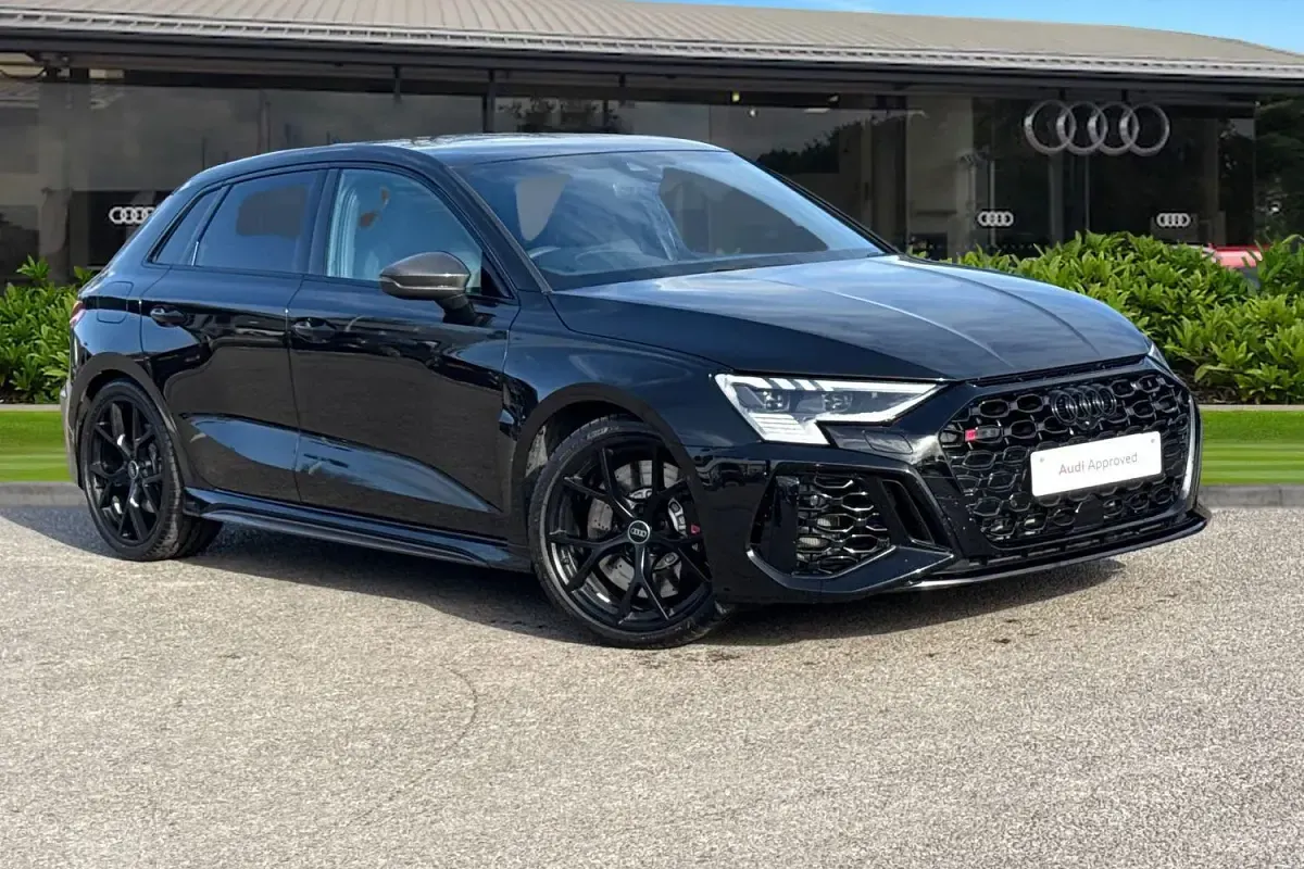 Usado Audi RS3 Sportback Advanced 400 HP (294 kW) 2024 Preto Citadino