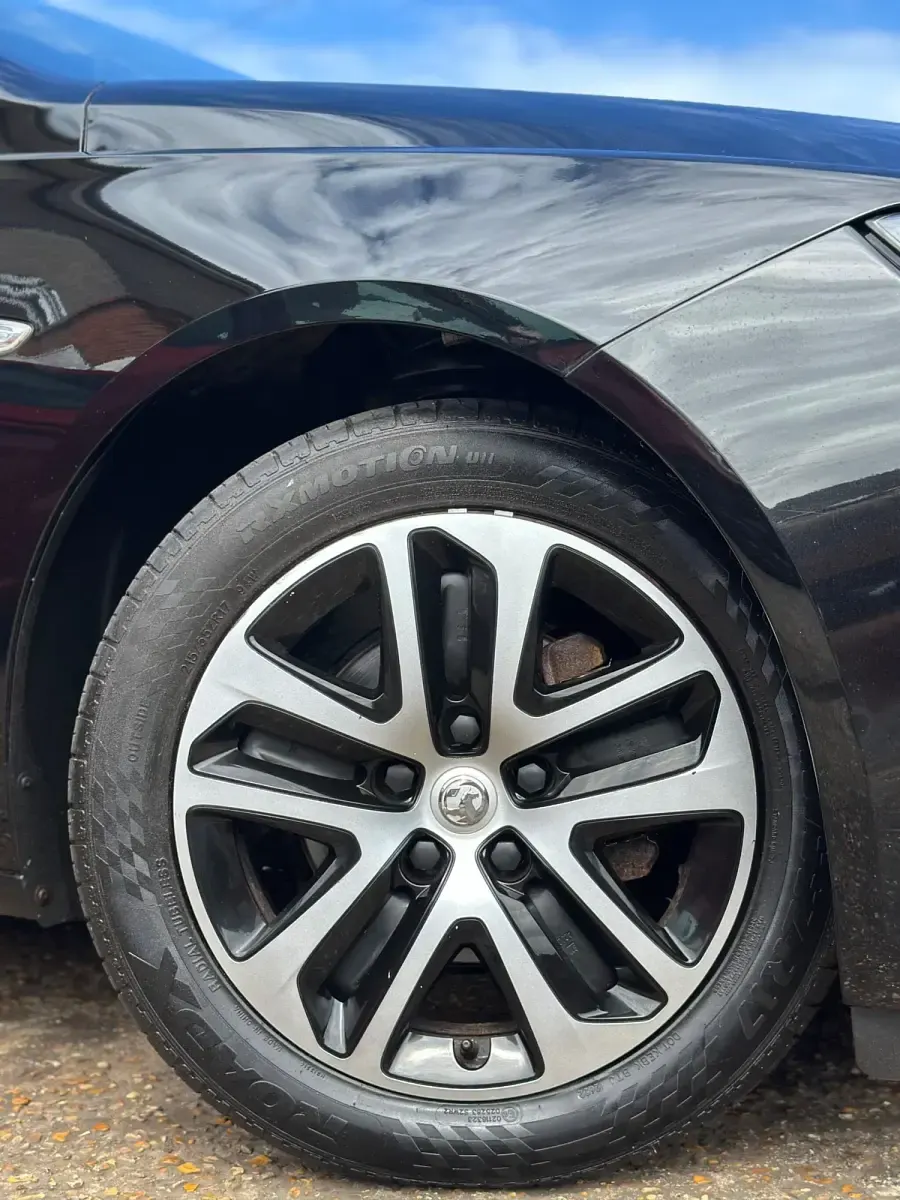 Second-hand Vauxhall Insignia Design Edition 2019 Negru Hatchback
