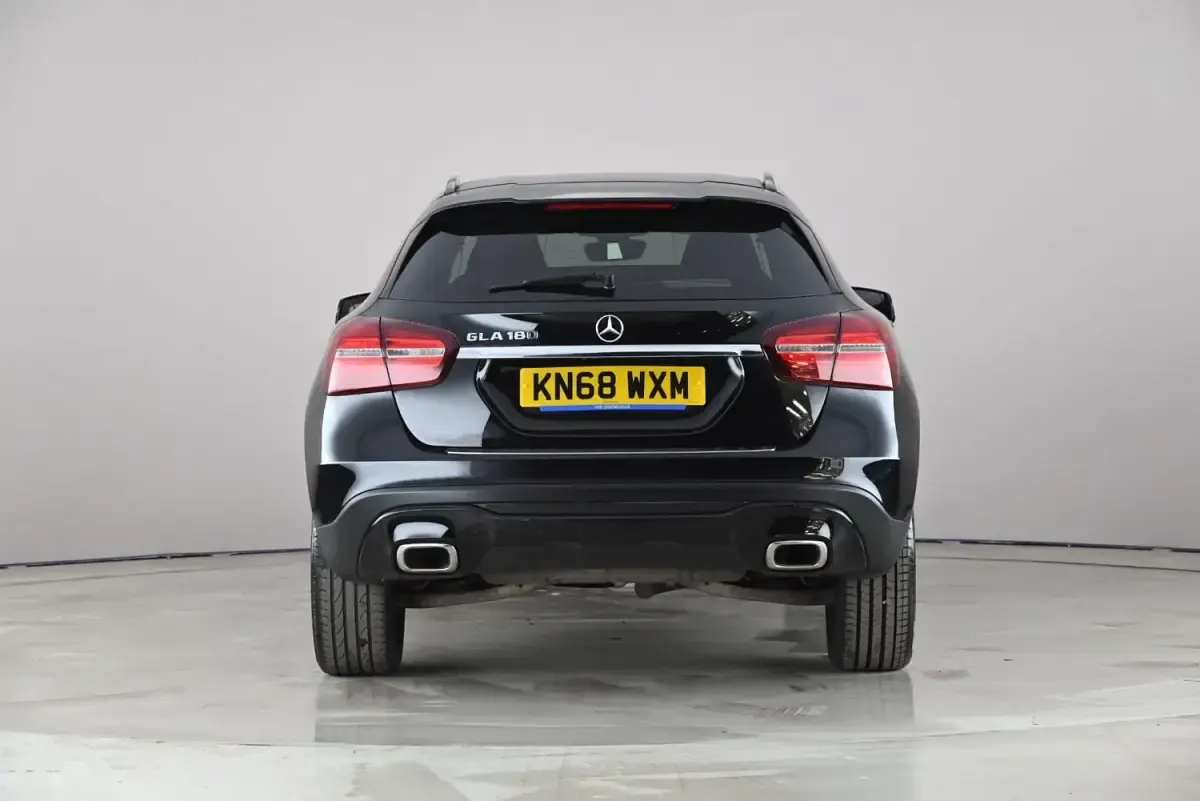 Usado Mercedes GLA180 Urban 2018 Preto SUV