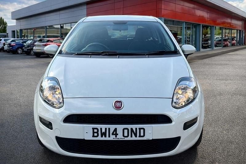 Used Fiat Punto Pop 69 HP (50 kW) 2014 White Hatchback