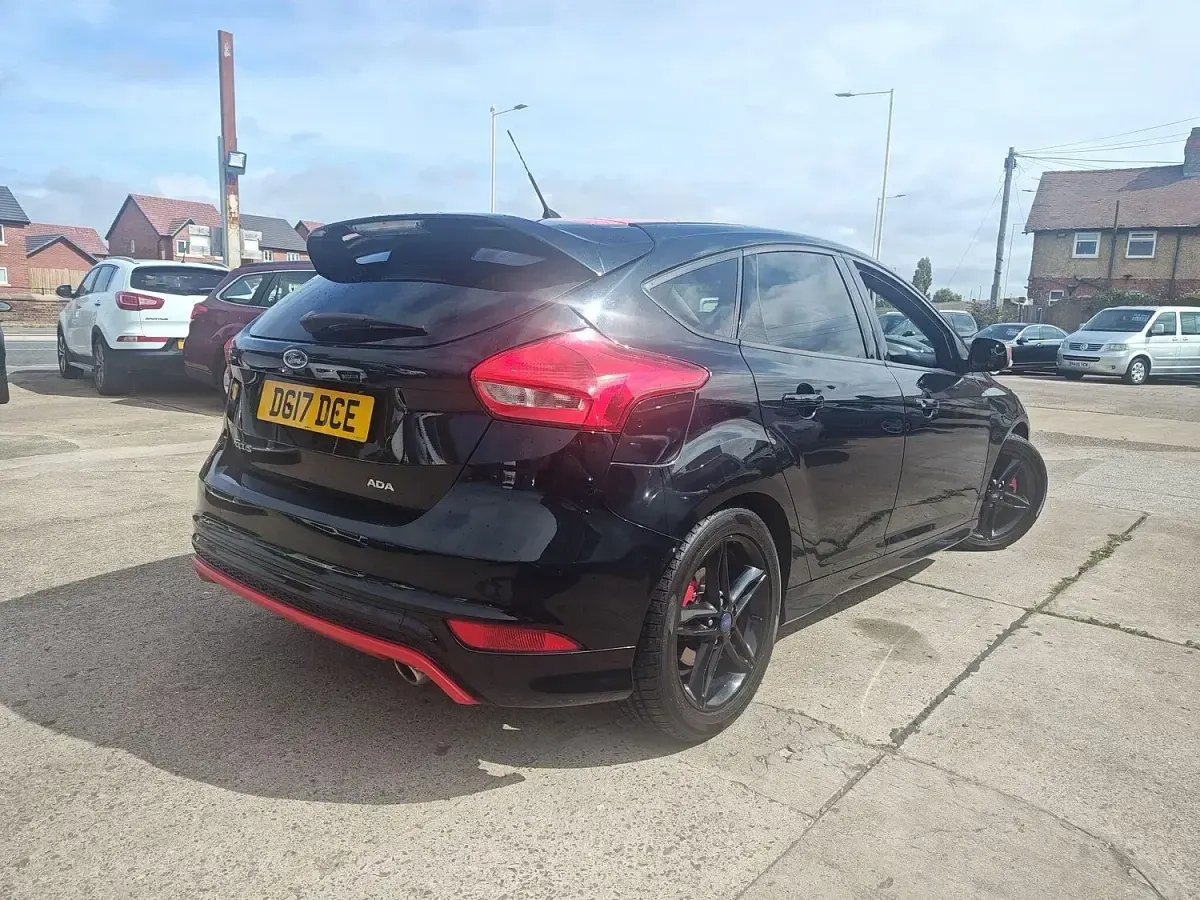 Used Ford Focus Zetec 2017 Black Hatchback
